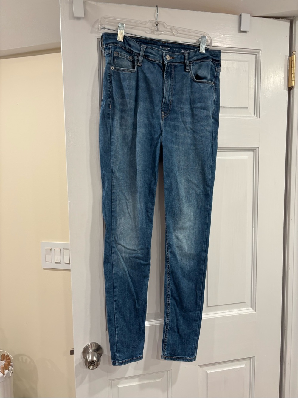Old Navy Skinny Jeans in Medium Blue Wash
